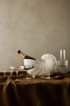 Ferm LIVING Botella Ripple -Menaje de mesa Ventas 28073 01 10 EnvironmentImage dbe16b7ac4