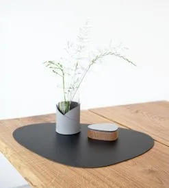 LIND DNA Mantel Individual Bull Curvo -Menaje de mesa Ventas 31511 01 3 EnvironmentImage 3a4056b3bd