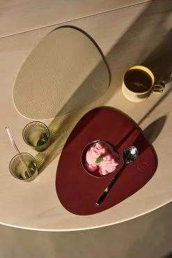 LIND DNA Mantel Individual Hippo Curvo S -Menaje de mesa Ventas 41860 01 40 EnvironmentImage 463aaa23f4