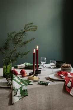 Almedahls Mantel Linne 145x300 Cm 7 Almedahls Mantel Linne 145x300 Cm -Menaje de mesa Ventas 571162 01 41 EnvironmentImage a34eca2522